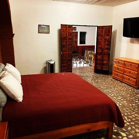 El Gran Toril Taxco de Alarcon Exterior foto