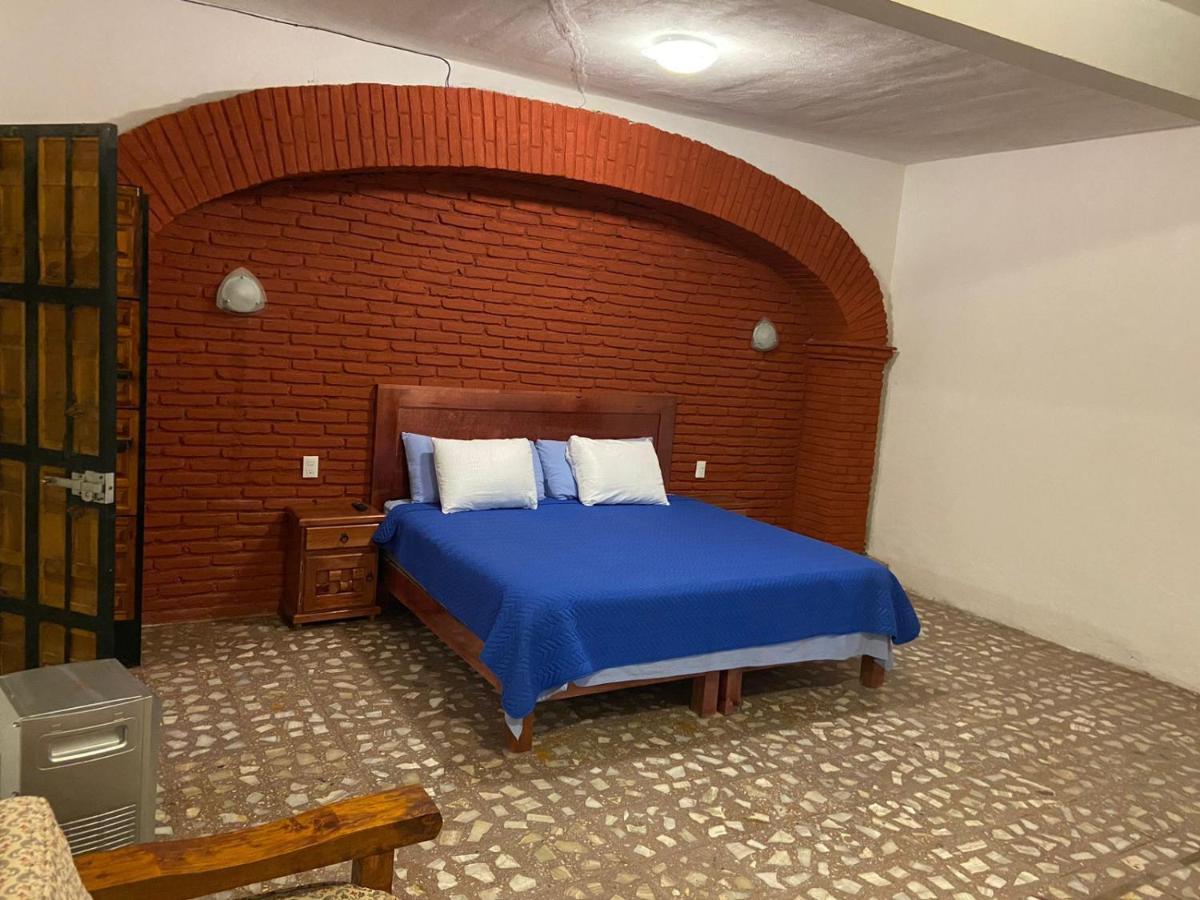 El Gran Toril Taxco de Alarcon Exterior foto